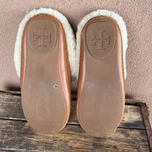 Tory Burch Cozy Tan Suede Slippers with Cream Fur Lining - Picture 7 of 8
